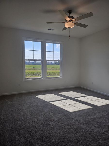 Spacious, unfurnished interior of a new home in Edgefield, Loris (Image 15).