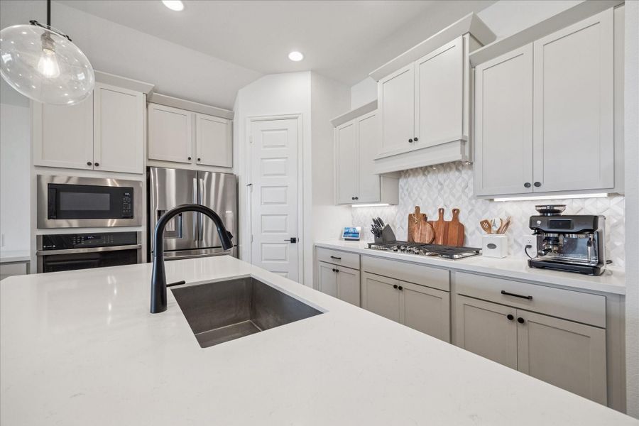 Furnished interior view inside a new home in Cross Creek West, Fulshear (Image 19).