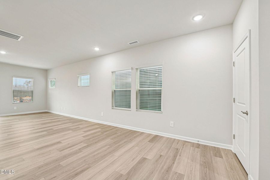 6-web-or-mls-Raleigh - Oak Manor - 928 G