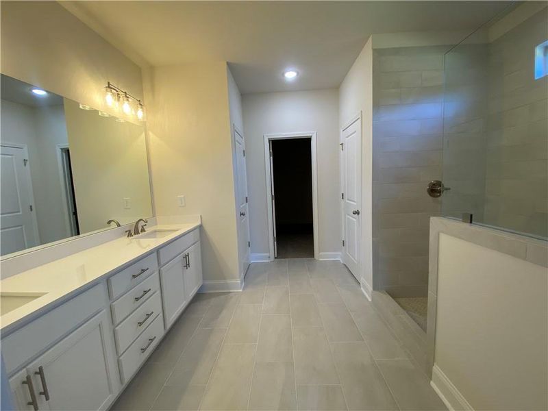 Furnished interior view inside a new home in , Jefferson (Image 15).