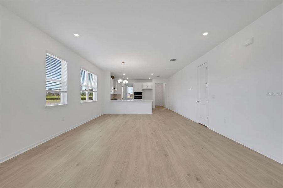 Spacious, unfurnished interior of a new home in Crossroads at Kelly Park, Apopka (Image 26).