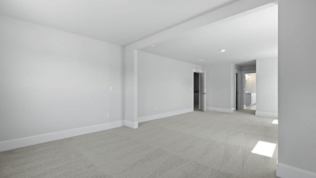 Spacious, unfurnished interior of a new home in , Summerville (Image 35).