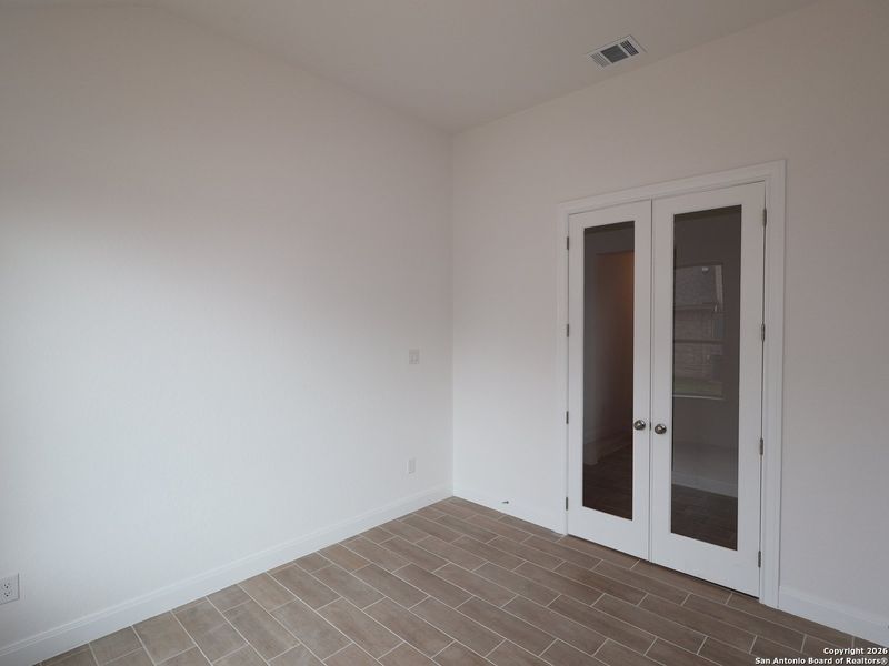 Spacious, unfurnished interior of a new home in Preserve at Annabelle Ranch, San Antonio (Image 12).
