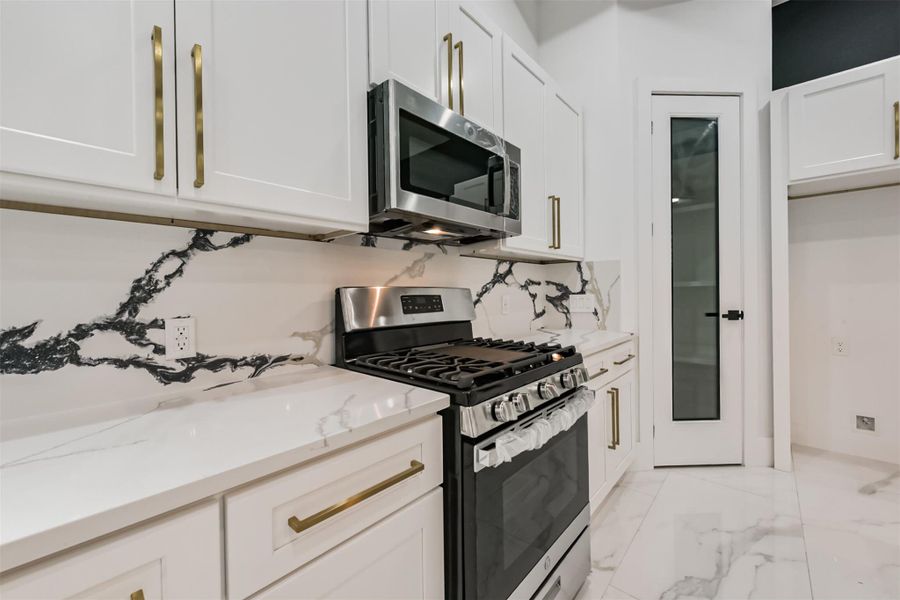 Image 29 of a home in .