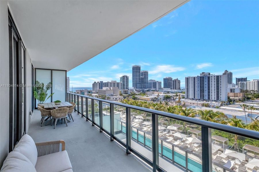 Spacious, unfurnished interior of a new home in , Miami Beach (Image 16).