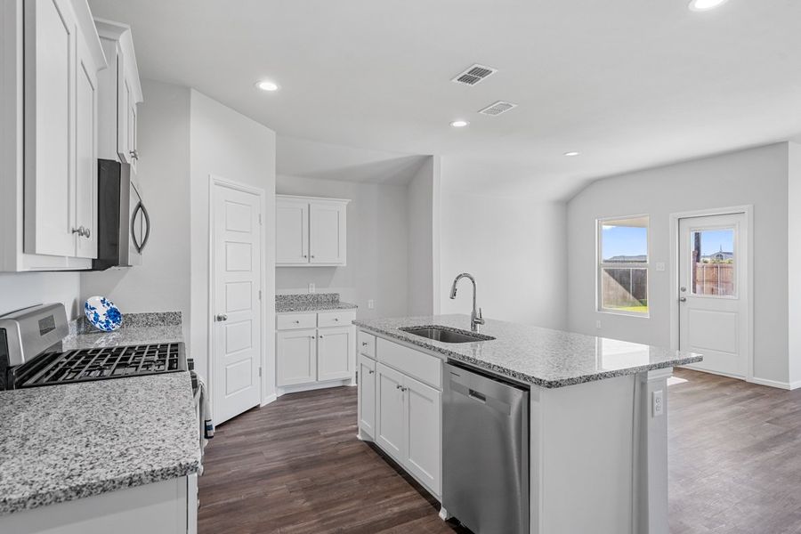 Representative furnished interior of a home built from the TEXAS CALI by D.R. Horton in Faculty Row, Abilene (Image 6).
