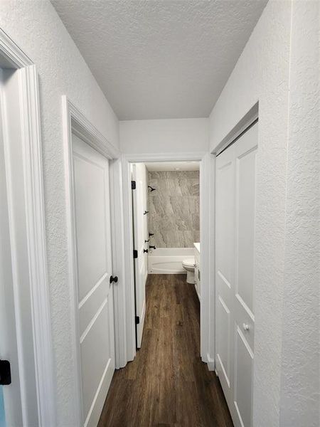 Spacious, unfurnished interior of a new home in , Dunnellon (Image 9).