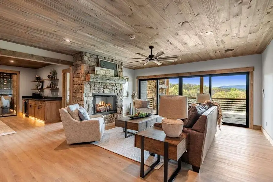 Image 75 of a home in .