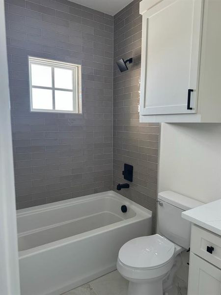 Furnished interior view inside a new home in , Gunter (Image 5).