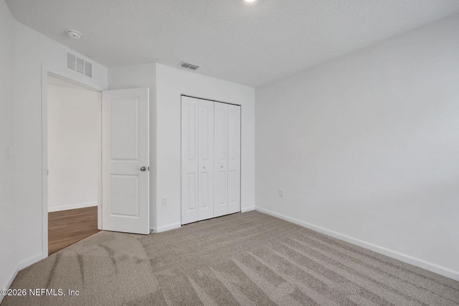Spacious, unfurnished interior of a new home in Diamond Springs, Jacksonville (Image 20).