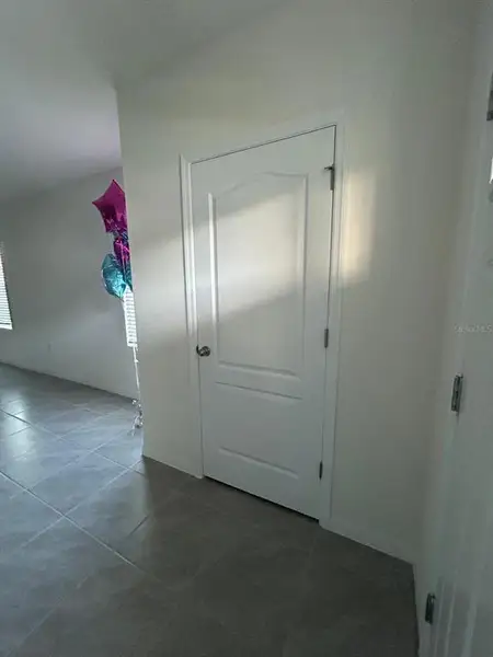 Spacious, unfurnished interior of a new home in , Kissimmee (Image 3).