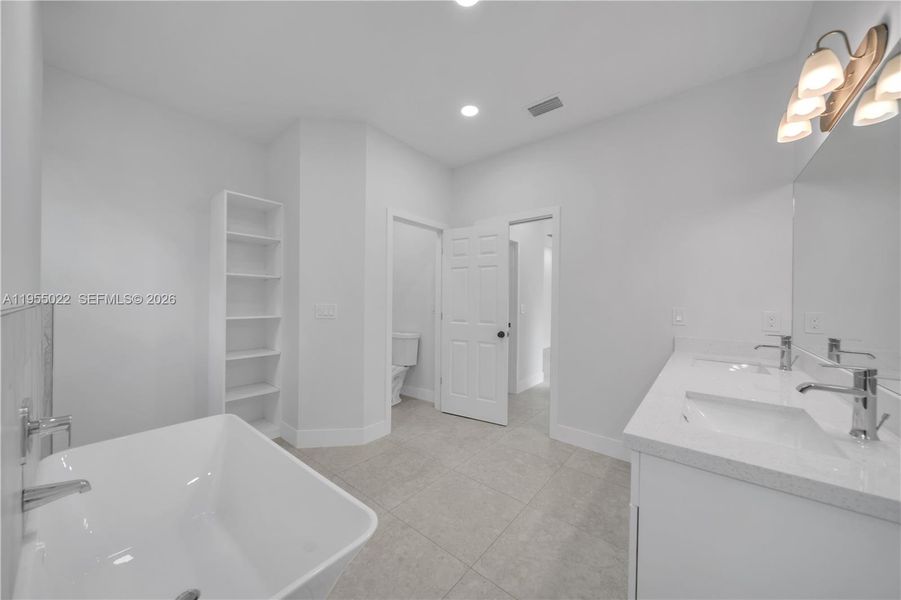 Furnished interior view inside a new home in , Lehigh Acres (Image 12).