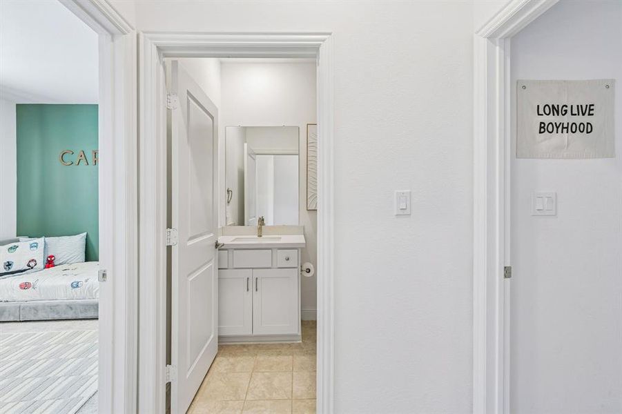 Furnished interior view inside a new home in Stoneridge, Melissa (Image 16).