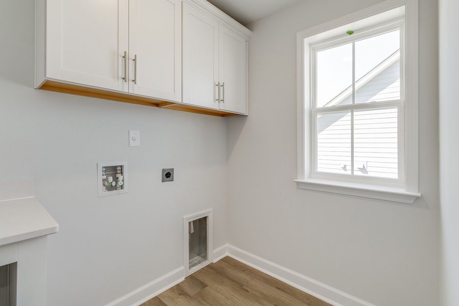 Spacious, unfurnished interior of a new home in Pebble Branch, Chapin (Image 37).