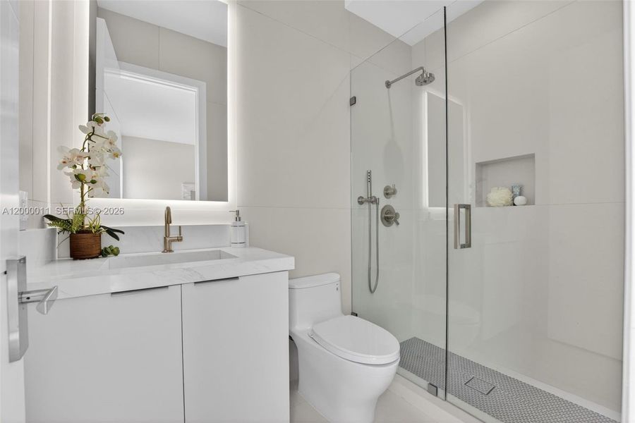 Furnished interior view inside a new home in , Fort Lauderdale (Image 6).