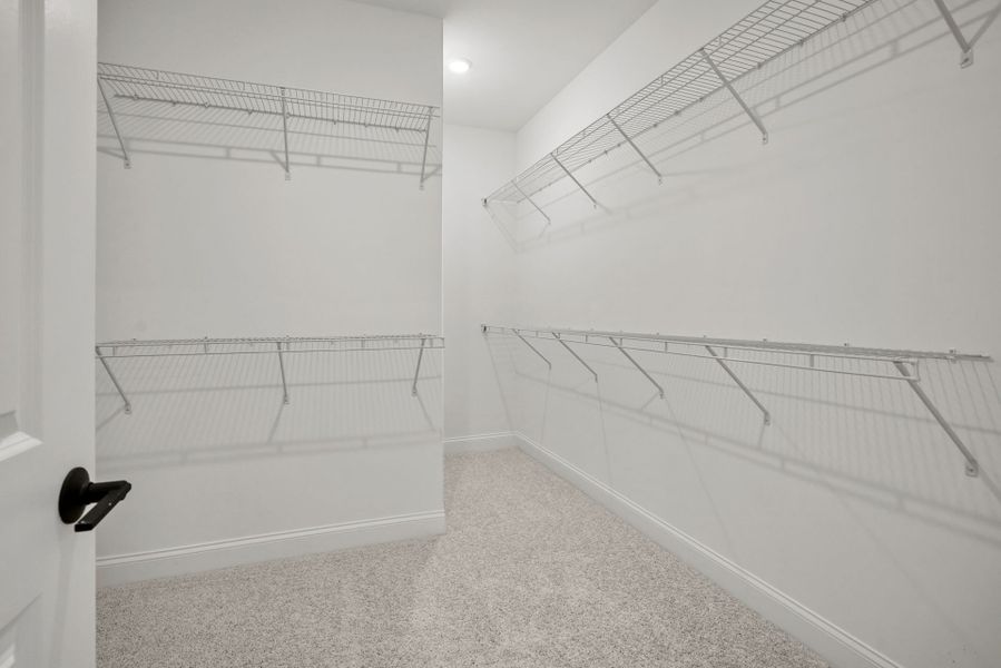 Spacious, unfurnished interior of a new home in Forest Creek, Waxhaw (Image 24).