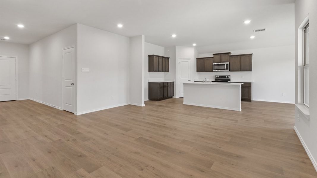 Spacious, unfurnished interior of a new home in Waverly Estates, Josephine (Image 16).