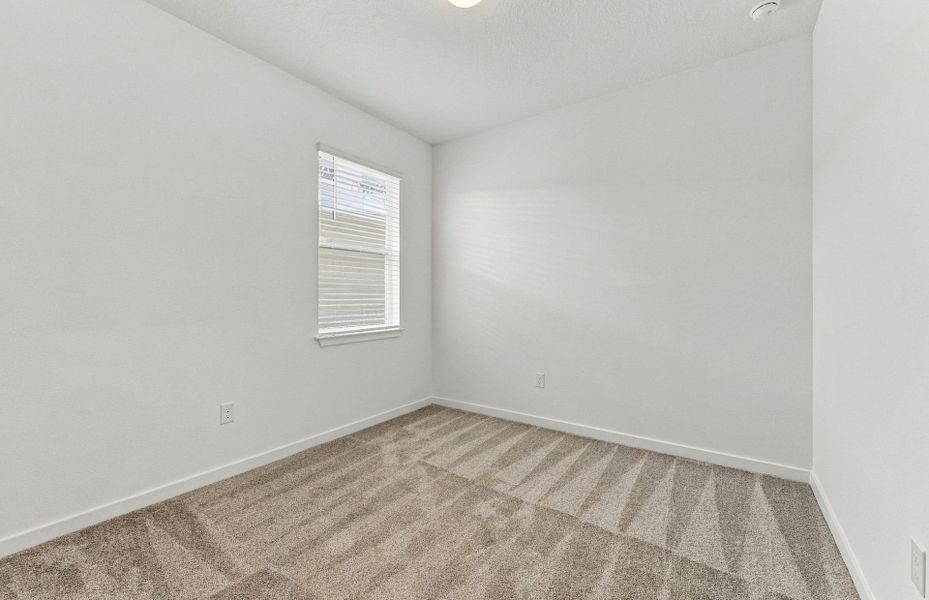 Spacious, unfurnished interior of a new home in Oakfield Trails, Parrish (Image 13).
