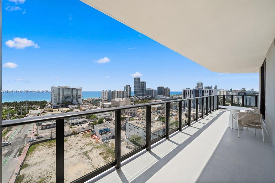 Condo located in Miami Beach, FL showcasing its design and architecture (Image 4).