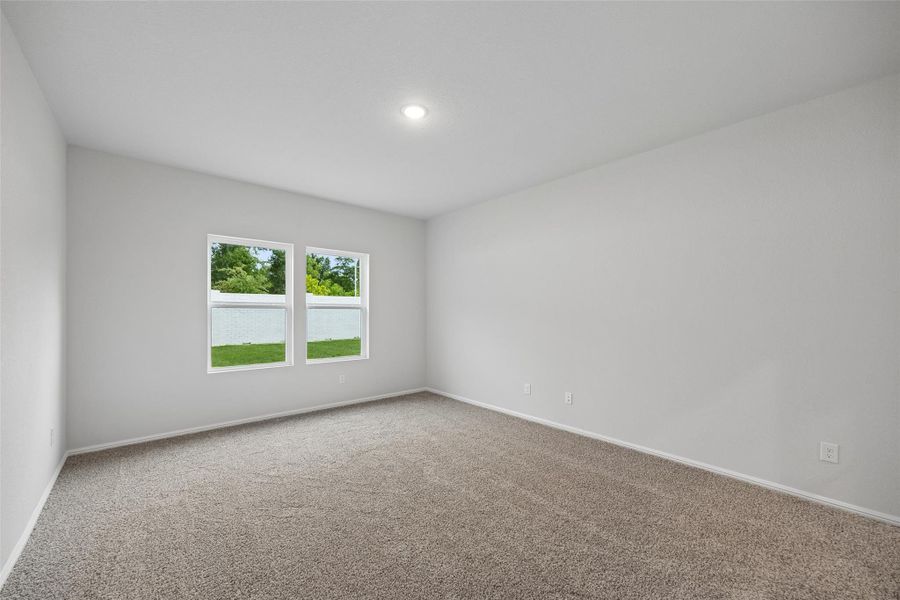 Spacious, unfurnished interior of a new home in Saint Tropez, Huffman (Image 11).