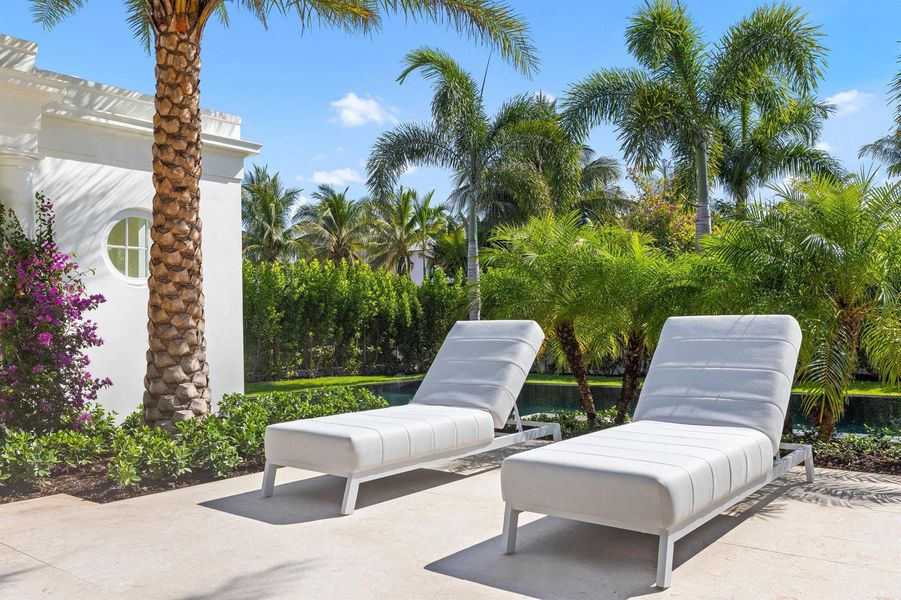 Loungers