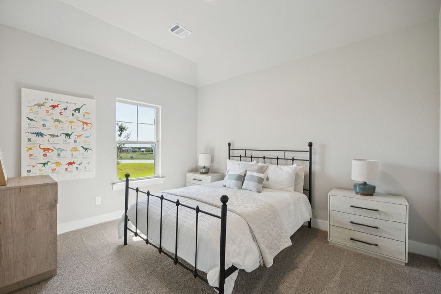 Representative furnished interior of a home built from the Belmont by Centre Living Homes in Lakeway Estates, Waxahachie (Image 36).