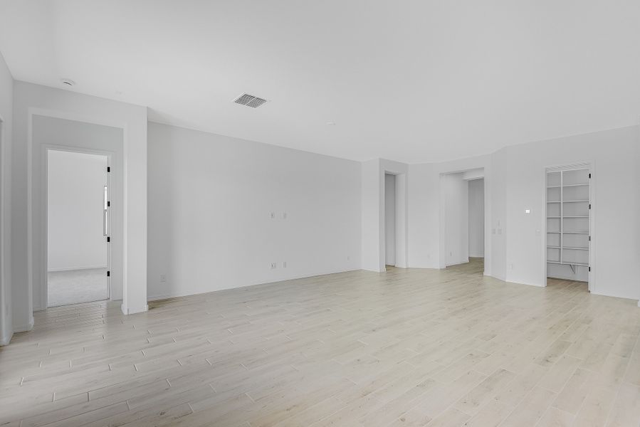 Spacious, unfurnished interior of a new home in Allen Ranches, Litchfield Park (Image 20). Spacious, unfurnished interior of a new home in Allen Ranches, Litchfield Park (Image 20).