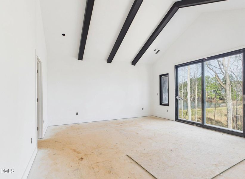 CAM06429G6-PR0007-STILL011-001