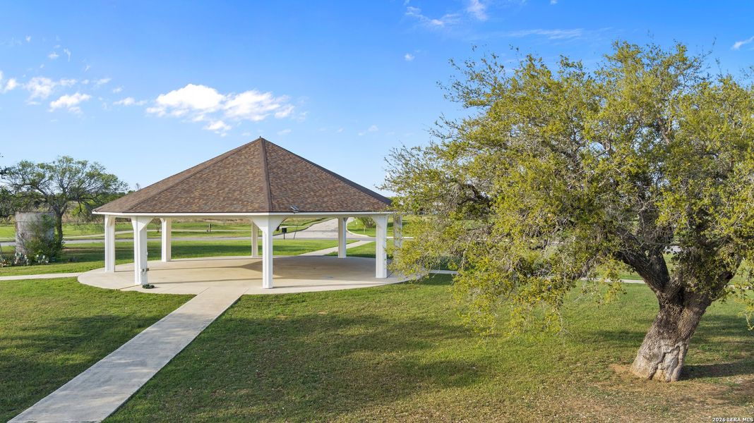 Community amenities in Chaparral Ranch, Floresville (Image 18).