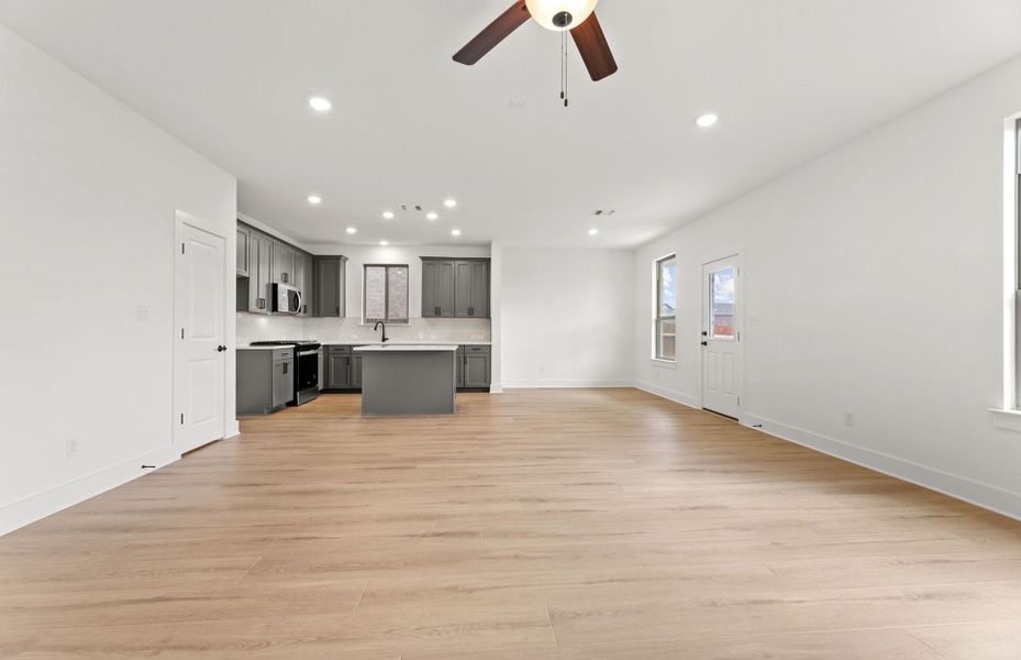 Spacious, unfurnished interior of a new home in Saddleback at Santa Rita Ranch, Liberty Hill (Image 27). Spacious, unfurnished interior of a new home in Saddleback at Santa Rita Ranch, Liberty Hill (Image 27).
