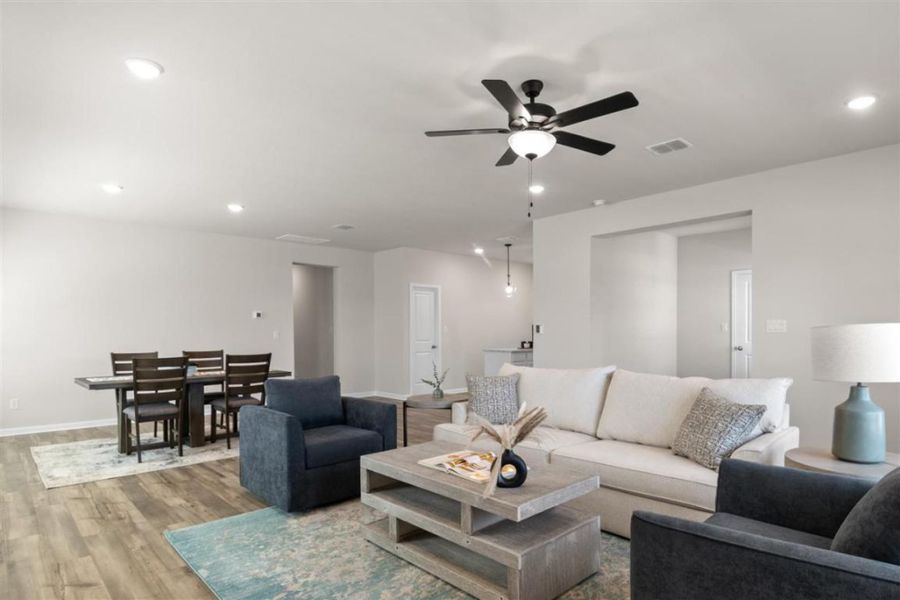 Furnished interior view inside a new home in Saddle Creek, Georgetown (Image 11).