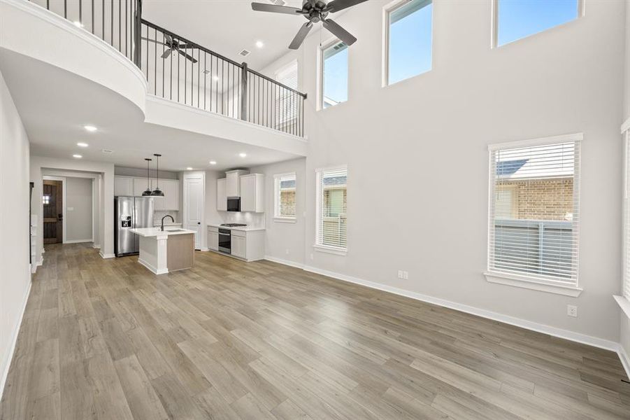 13_8776 Treeline- Living Room-2