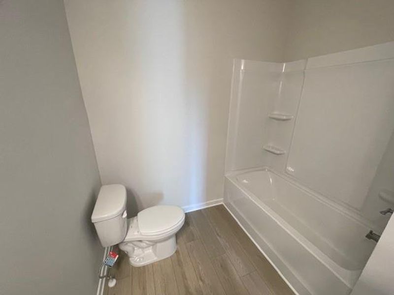 Spacious, unfurnished interior of a new home in Ponderosa Farms Estates, Gainesville (Image 36).