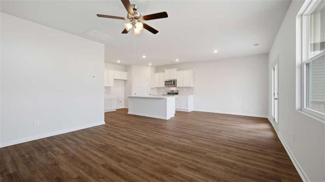 Spacious, unfurnished interior of a new home in Twin Lakes, Hoschton (Image 23).