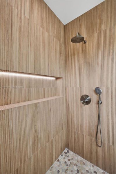Close-up of interior finishes inside a home in , Fort Lauderdale (Image 24).