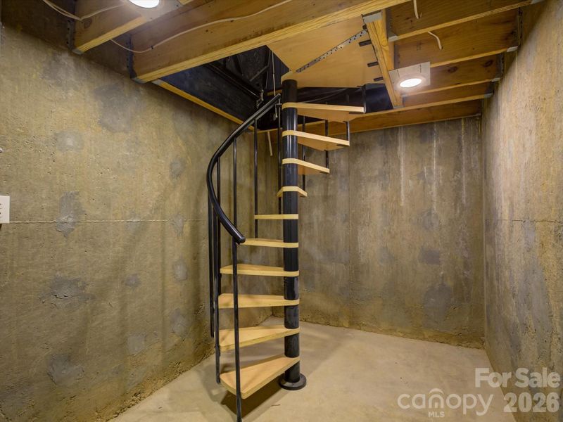 Image 40 of a home in .