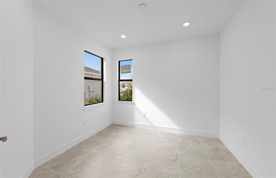 Spacious, unfurnished interior of a new home in Del Webb Catalina, Lakewood Ranch (Image 19).