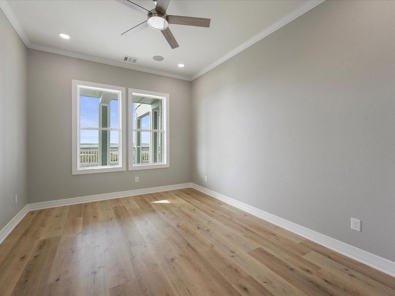 Spacious, unfurnished interior of a new home in , Freeport (Image 33).