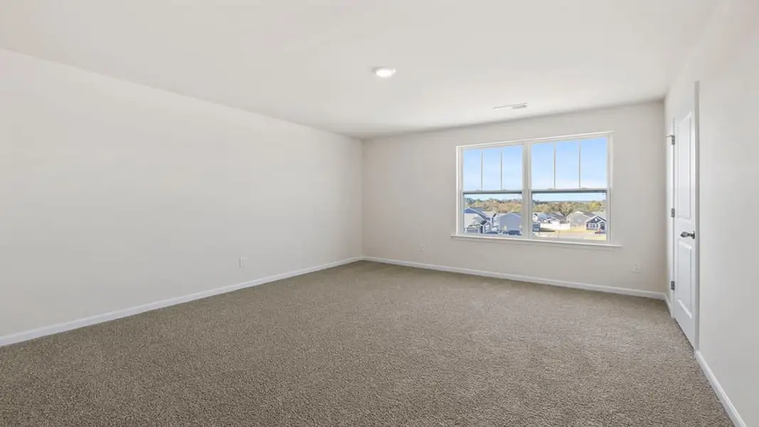 Spacious, unfurnished interior of a new home in Woodglen, Piedmont (Image 23).