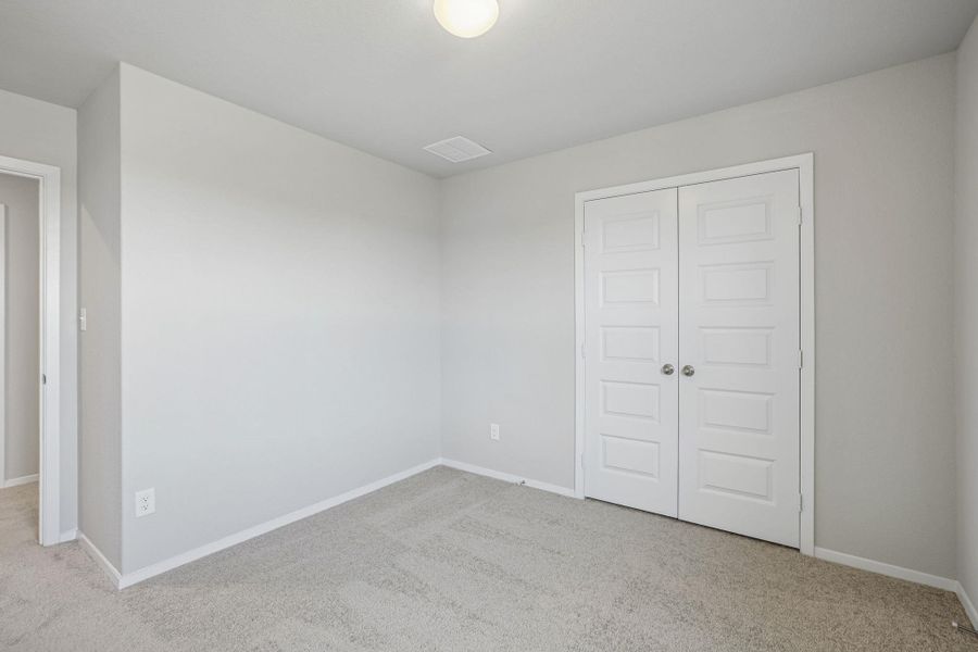 Spacious, unfurnished interior of a new home in Edgebrooke, Pflugerville (Image 33).