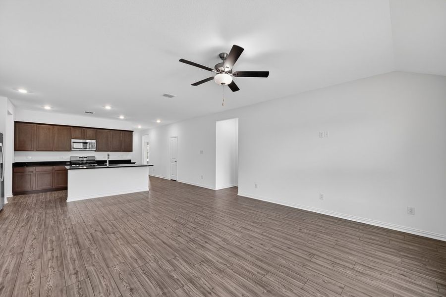 Spacious, unfurnished interior of a new home in River Ridge, Crandall (Image 16). Spacious, unfurnished interior of a new home in River Ridge, Crandall (Image 16).