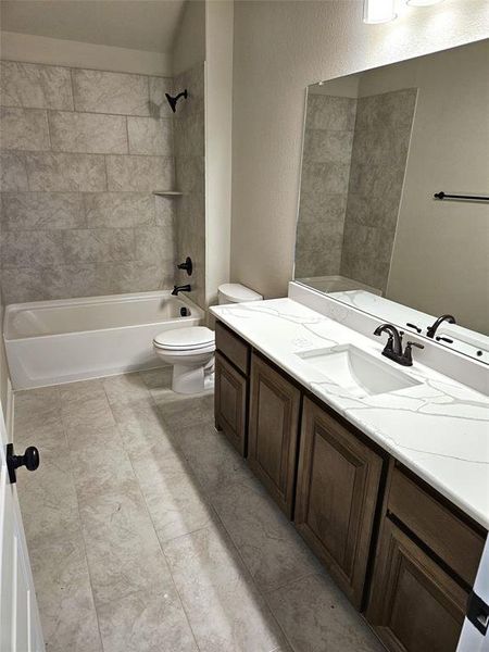 Furnished interior view inside a new home in , Van Alstyne (Image 10).