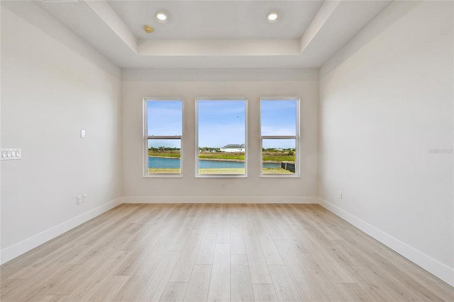 Spacious, unfurnished interior of a new home in Palmera Wellen Park - Classic Series, Venice (Image 28).