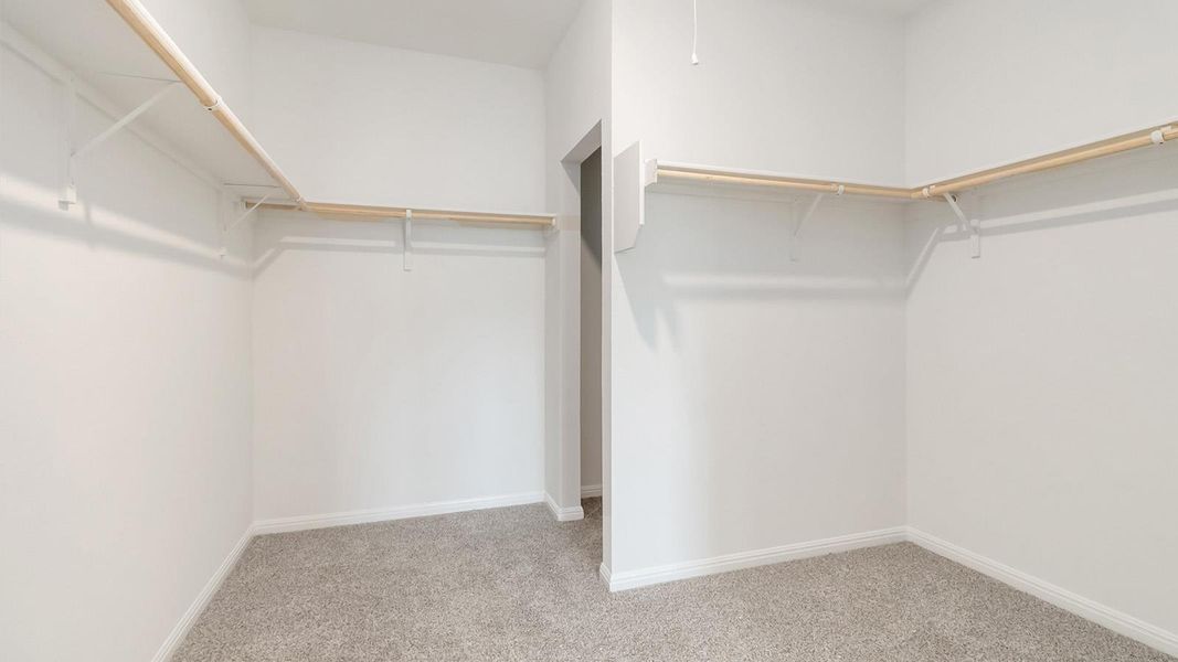 Spacious, unfurnished interior of a new home in Bar W Ranch, Leander (Image 19).