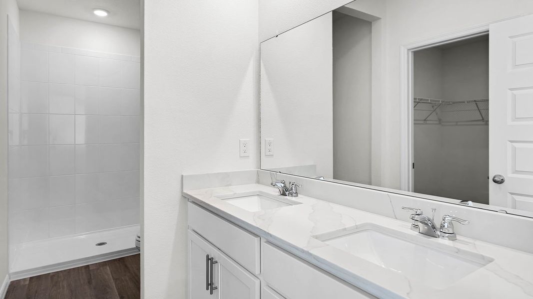 Representative furnished interior of a home built from the ASTOR by D.R. Horton in Harmony at Lake Eloise, Winter Haven (Image 7).