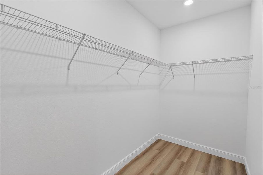 Spacious, unfurnished interior of a new home in , Ocala (Image 16).