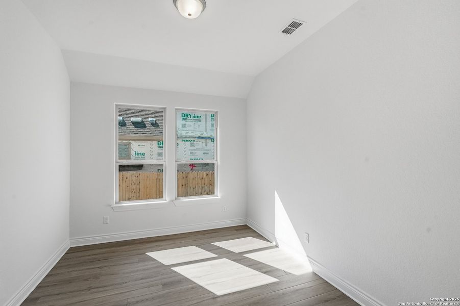 Spacious, unfurnished interior of a new home in Bison Ridge, San Antonio (Image 32). Spacious, unfurnished interior of a new home in Bison Ridge, San Antonio (Image 32).