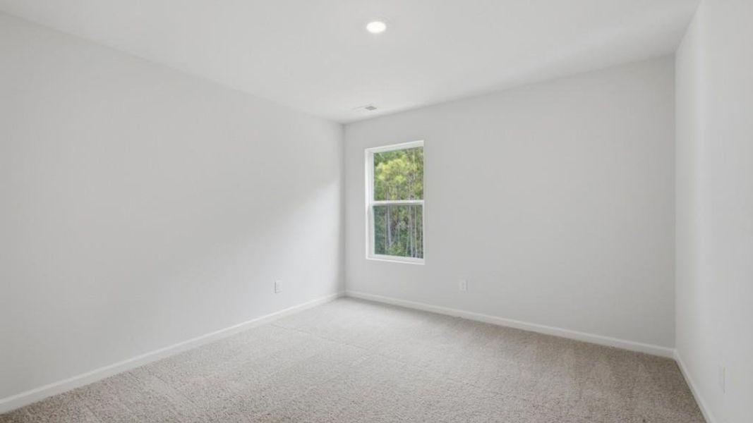 Spacious, unfurnished interior of a new home in Oaks at Cedar Grove, Fairburn (Image 21).