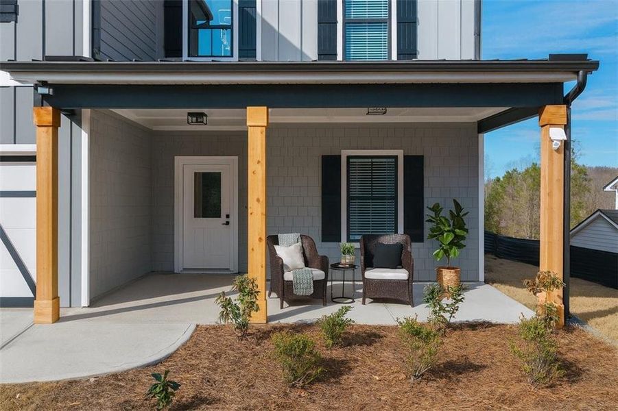 Exterior details and patio area of a home in Silvercrest Lakes, Acworth (Image 29).