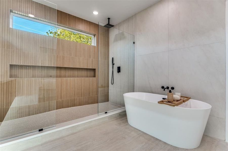 Furnished interior view inside a new home in , Dallas (Image 19).